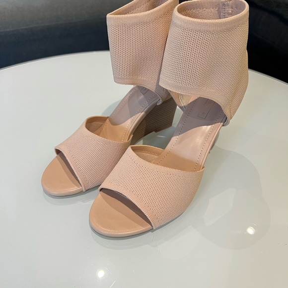 Wedge sandals Newbella size 7.5 - Picture 8 of 11